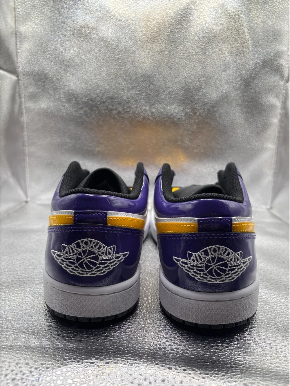 Air Jordan 1 low SE lakers